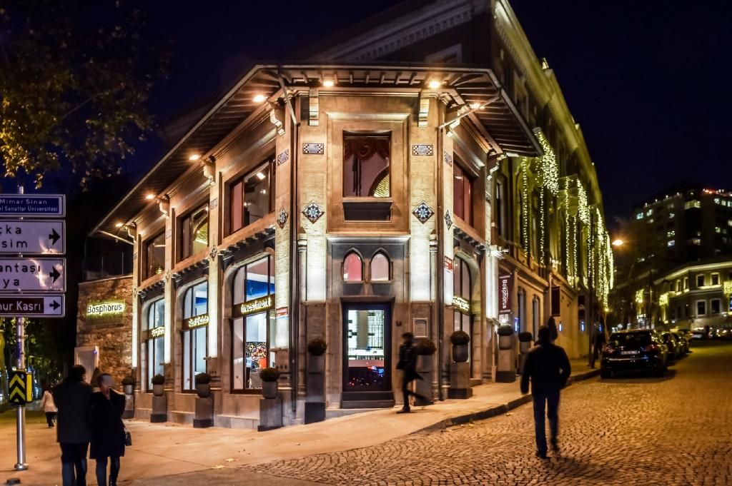 bosphorus_real_estate_istanbul_akaretler-2